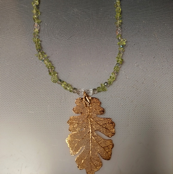 Gold Skelton leaf Olivine crystal necklace 22in 3in pendant - Picture 3 of 5